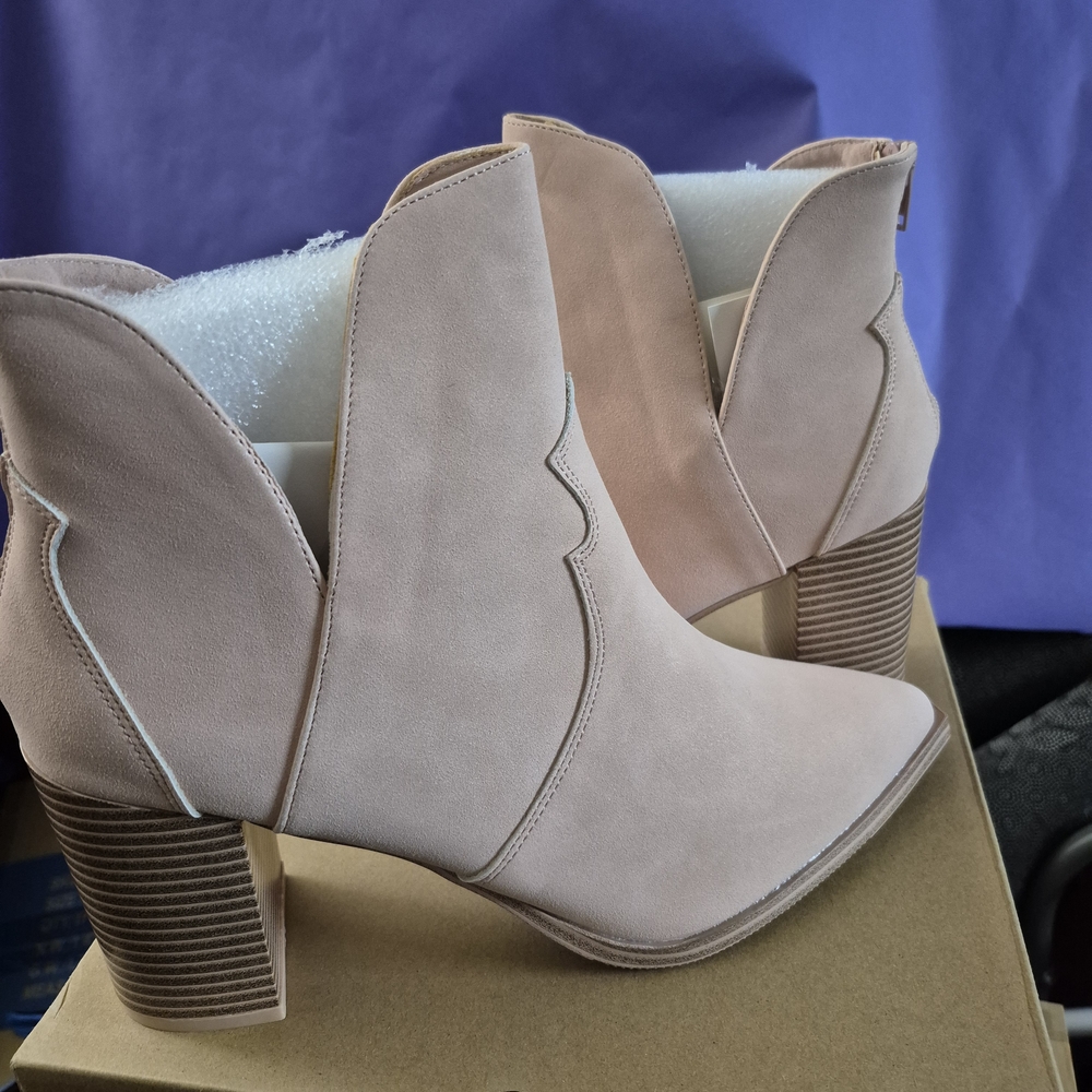 Elegant Women's Pink Ankle Boots Size 11